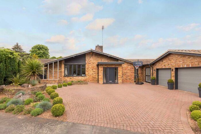 5 Bedroom Detached Bungalow To Rent In Rook Wood Way, Great Missenden, HP16