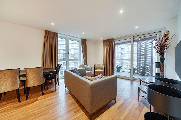 2 Bedroom Flat To Rent In Cable Walk, London, SE10