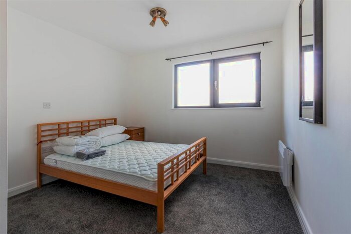 2 Bedroom Flat To Rent In Churchill Way, Cardiff, CF10