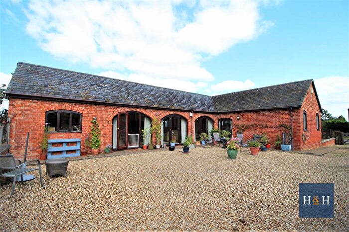 2 Bedroom Bungalow To Rent In Brockhall Road, Flore -, NN7