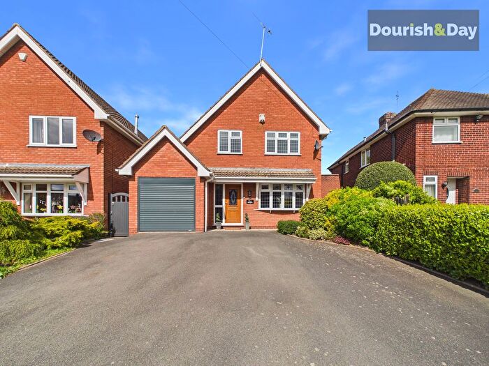 4 Bedroom Detached House For Sale In Cannock Road, Penkridge, ST19