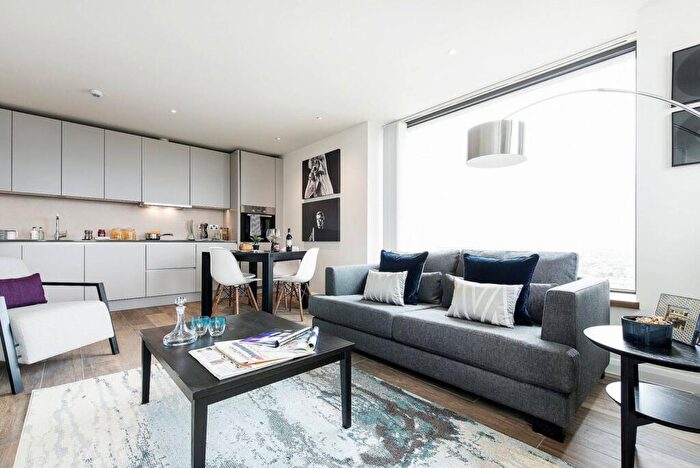 2 Bedroom Flat To Rent In Vantage Point, Archway, London, N19