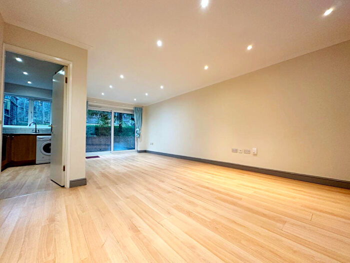 3 Bedroom House To Rent In Beddington Road, Orpington, BR5