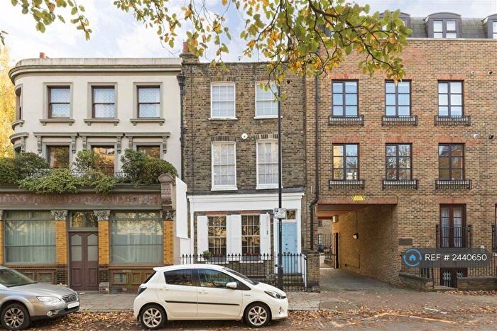 4 Bedroom Semi-Detached House To Rent In Cable Street, London, E1