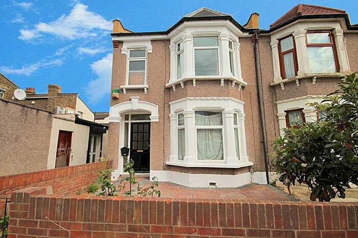 5 Bedroom Semi-Detached House To Rent In Ripley Road, Ilford, IG3