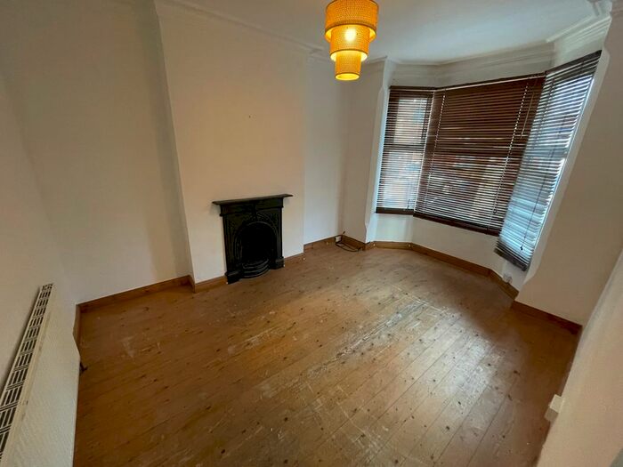 3 Bedroom Terraced House To Rent In Harrow Road, Leicester, LE3