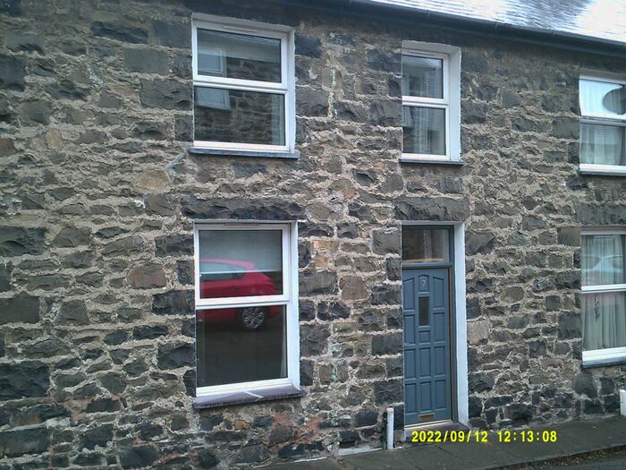 2 Bedroom Terraced House To Rent In St Davids Road, Penmaenmawr, LL34