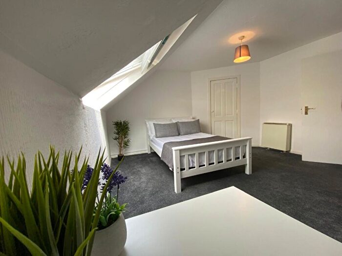 3 Bedroom Flat To Rent In Palmerston Road, Portsmouth, Hampshire, PO5