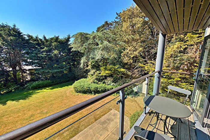 2 Bedroom Flat For Sale In Bournemouth, BH1