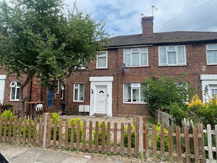 2 Bedroom Maisonette To Rent In Shelley Avenue, Greenford, UB6