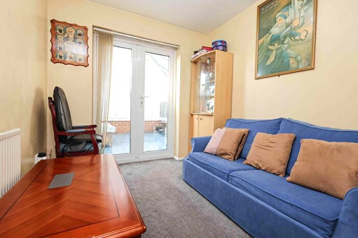 4 Bedroom Detached House For Sale In Small Close, Smethwick, West Midlands, B67