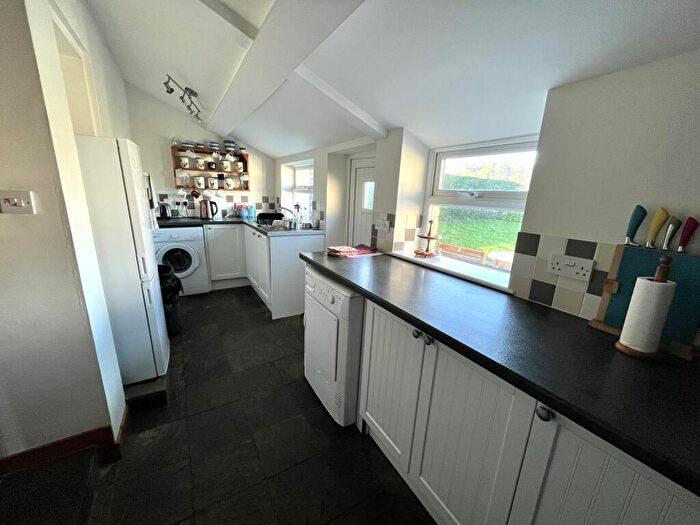3 Bedroom Cottage For Sale In The Village, Christon Bank, NE66