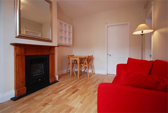 1 Bedroom Flat To Rent In Woodseer Street, Spitalfields, E1
