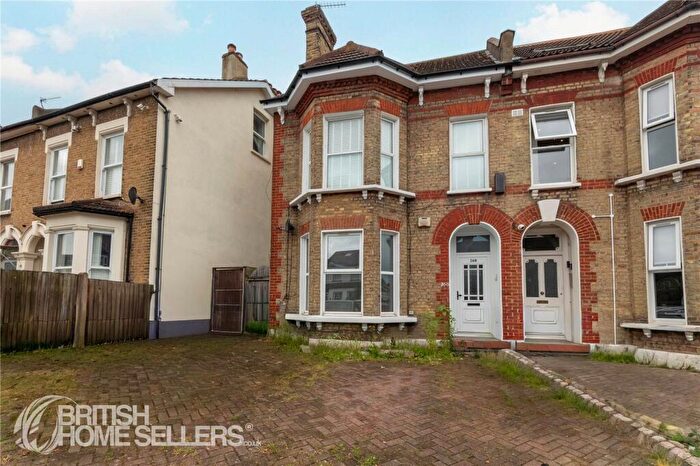 2 Bedroom Apartment For Sale In Portland Road, London, SE25