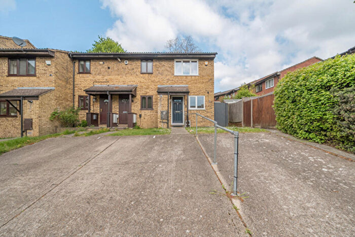 2 Bedroom Terraced House For Sale In Sandpiper Way, Orpington, BR5