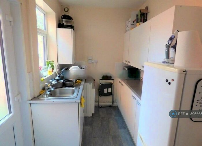 3 Bedroom Terraced House To Rent In Grasmere Street, Leicester, LE2