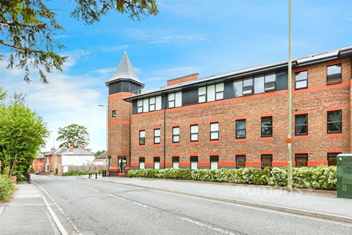 2 Bedroom Flat To Rent In Winchester Road, Basingstoke, Hampshire, RG21