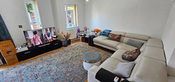 4 Bedroom House To Rent In Royle Green Road, Manchester, M22