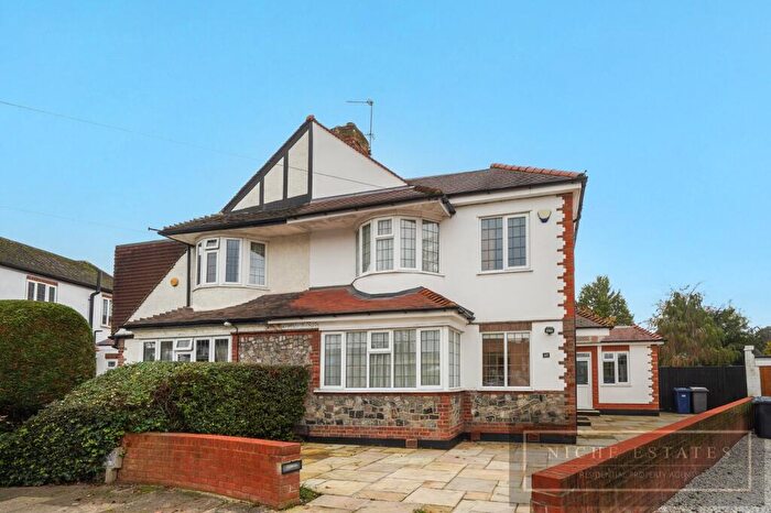 4 Bedroom Semi-Detached House To Rent In Oak Tree Drive, Totteridge & Whetstone, London, - See D Tour Online, N20