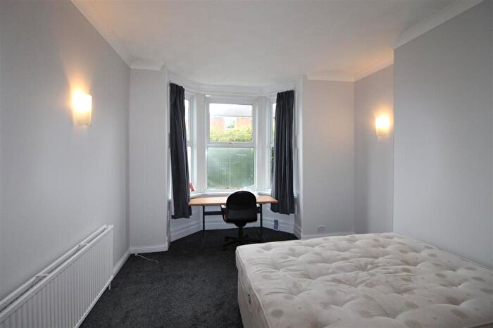 7 Bedroom Semi-Detached House To Rent In Gordon Avenue, Southampton, SO14