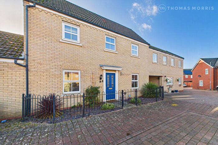 3 Bedroom Semi Detached House For Sale In Woodlands, Huntingdon, Cambridgeshire, PE29