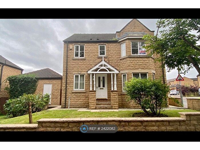 4 Bedroom Detached House To Rent In Upper Hall View, Halifax, HX3