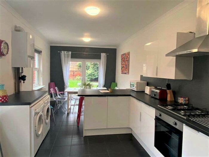 5 Bedroom Terraced House To Rent In Lawrence Road, Southsea, PO5