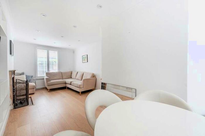 4 Bedroom End Of Terrace House To Rent In Longmoore Street, Victoria, SW1V