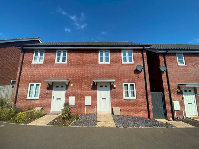 3 Bedroom Semi-Detached House To Rent In Valley View Drive, Great Blakenham, Ipswich, IP6