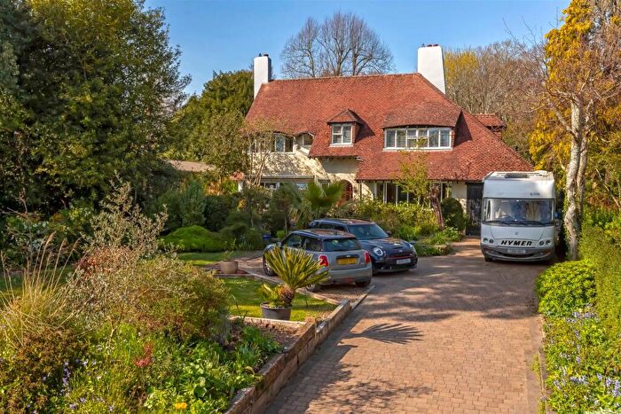 4 Bedroom Detached House For Sale In Fourth Avenue, Worthing, BN14