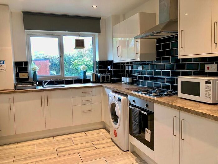 6 Bedroom Semi-Detached House To Rent In Southacre Avenue, Birmingham, B5