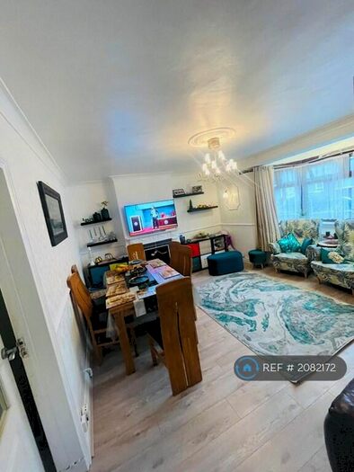 2 Bedroom Maisonette To Rent In Hameway, East Ham, E6