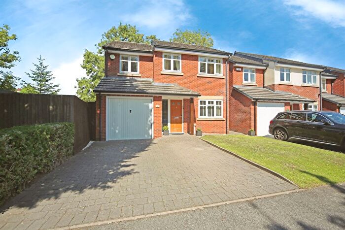 4 Bedroom Detached House For Sale In Pipers Green, Birmingham, B28