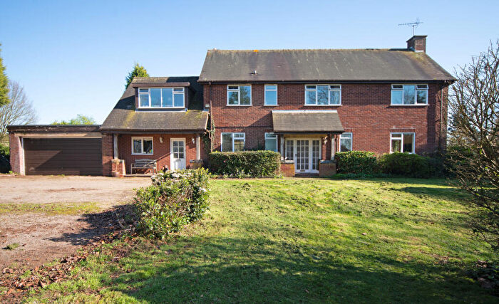 4 Bedroom Country House For Sale In Droitwich Road Torton Kidderminster, Worcestershire, DY10