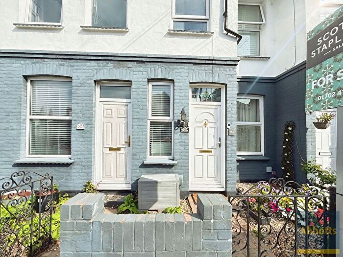 2 Bedroom Property To Rent In Westcliff Park Drive, Westcliff-On-Sea, SS0