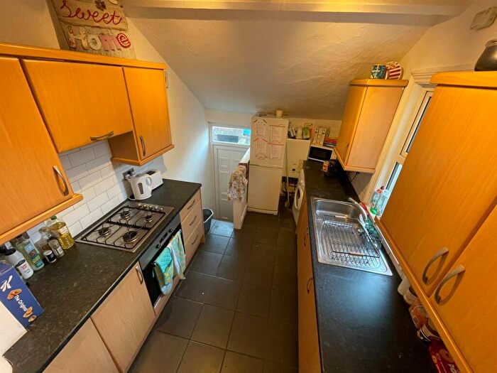 5 Bedroom Maisonette To Rent In Amble Grove, Sandyford, NE2