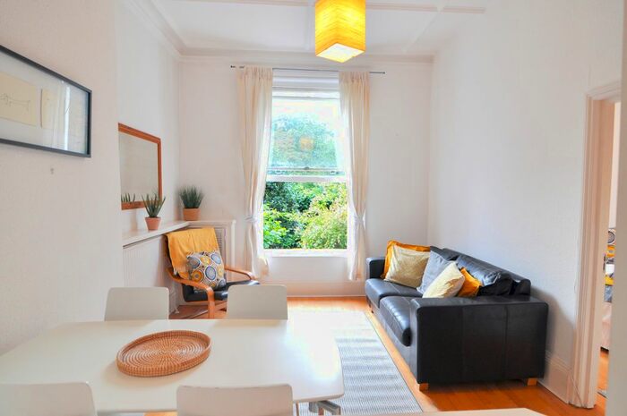 2 Bedroom Flat To Rent In Palliser Road, West Kensington, London, W14