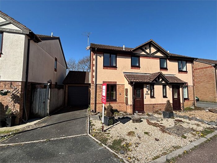 3 Bedroom Semi-Detached House For Sale In Ashton Court, Kingsteignton, Newton Abbot, Devon., TQ12