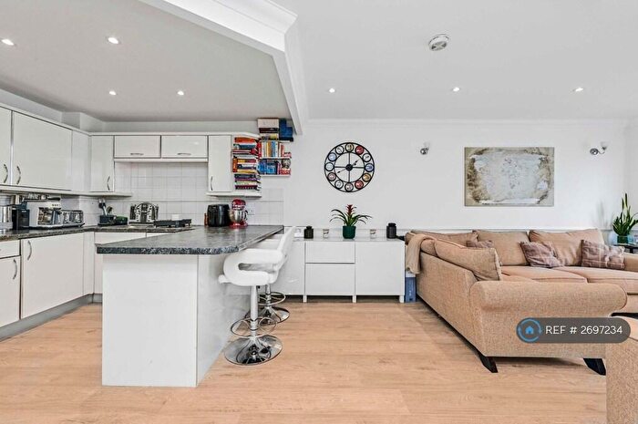 2 Bedroom Flat To Rent In Cotton Row, London, SW11