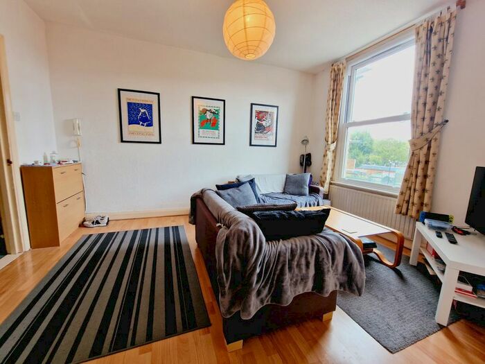 2 Bedroom Flat To Rent In Tollington Way, Holloway, N7