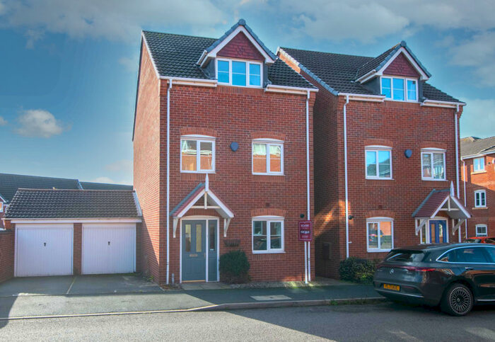 4 Bedroom Detached House To Rent In Meander Close, Wilnecote, Tamworth, B77