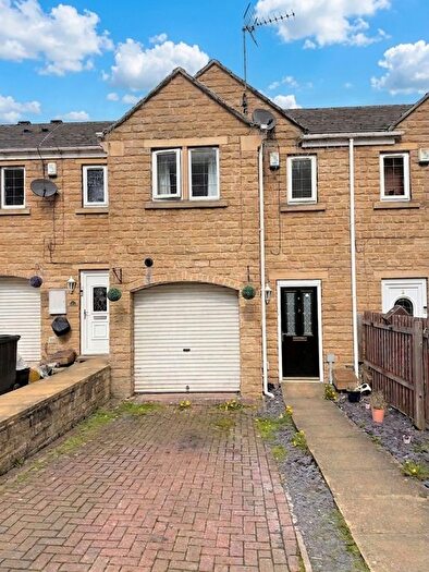 4 Bedroom Town House For Sale In Princeton Close, Pellon, HX2