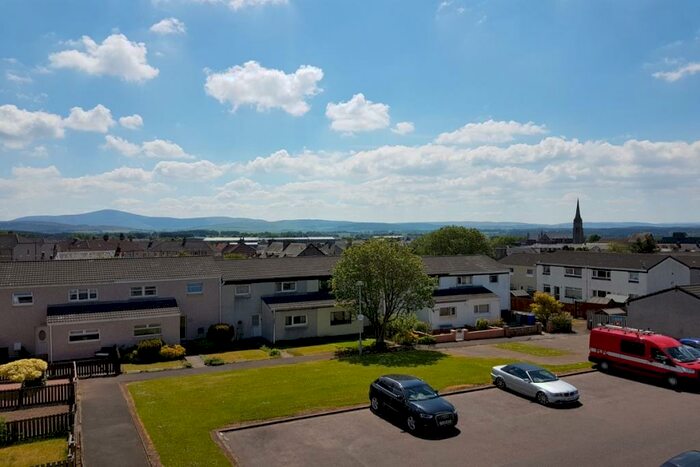 2 Bedroom Flat To Rent In Kildare Drive, Lanark, ML11