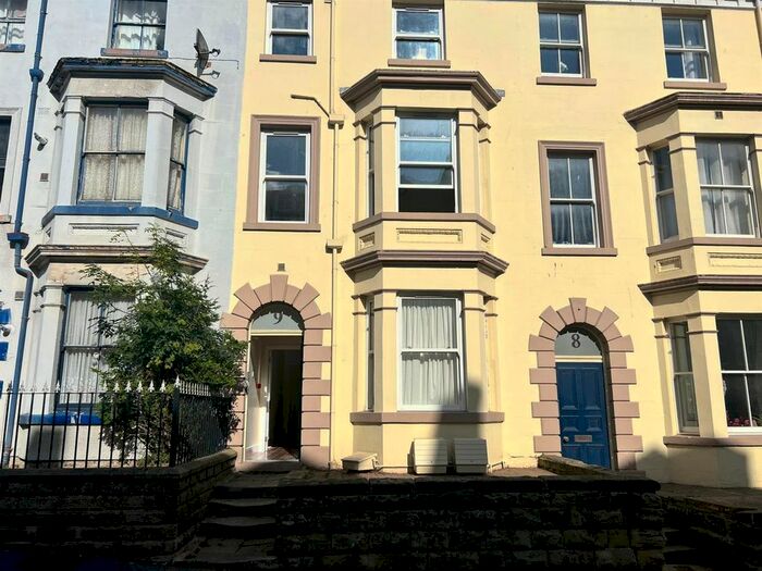 2 Bedroom Flat To Rent In Albemarle Crescent, Scarborough, YO11