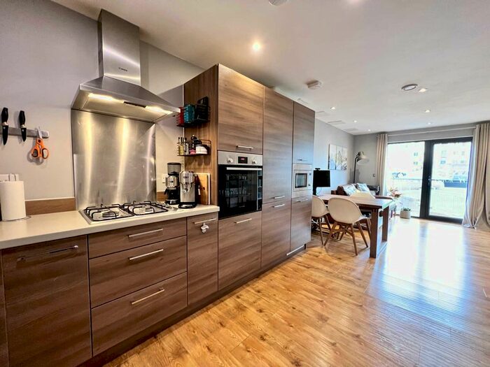 1 Bedroom Flat To Rent In Adlington House, Brentwood, CM14