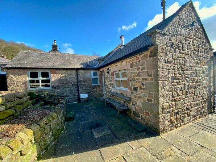 2 Bedroom Detached Bungalow For Sale In Main Street, Birchover, Matlock, DE4