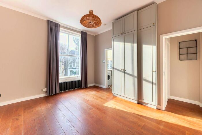 1 Bedroom Flat To Rent In Cambridge Gardens, North Kensington, London, W10