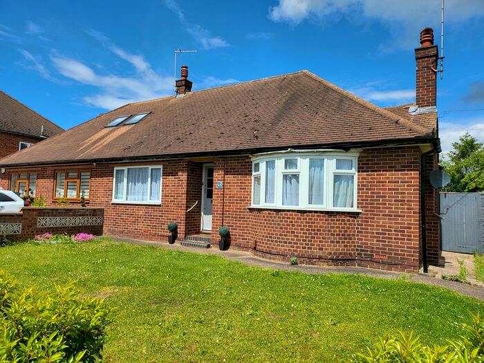 2 Bedroom Bungalow To Rent In Cottingham Grove, Bletchley, Milton Keynes, MK3
