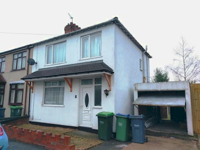 3 Bedroom Semi-Detached House To Rent In Clarkes Grove, Tipton, DY4