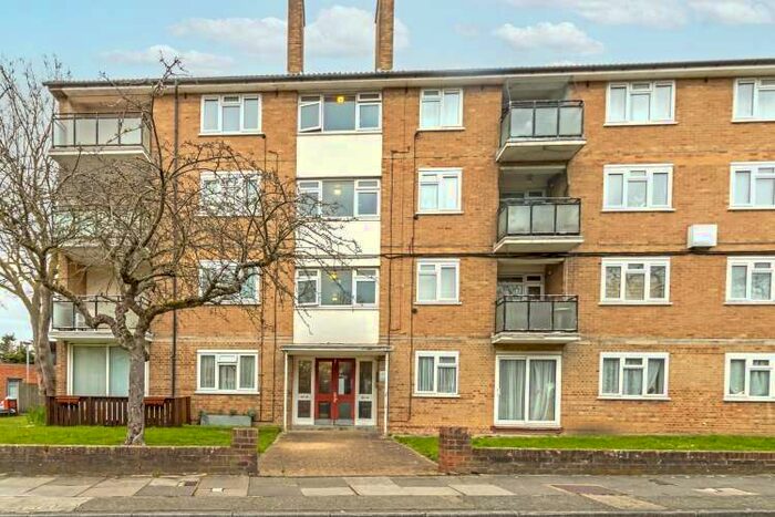 1 Bedroom Flat To Rent In Ravens Way Lee SE12